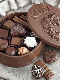 This Selection Of Fancy Gourmet Chocolates Is Packaged In The Ultimate Gift Box Made Of 100 Luxurious Milk Chocol Gateaux Et Desserts Chocolat Deco Chocolat