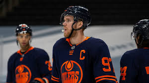 Your source for edmonton oilers schedule, stats, roster, news, video, injury and transaction information. Oilers Connor Mcdavid Nets Natural Hat Trick Scores One Of The Most Ridiculous Goals You Ll See Sporting News Canada