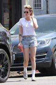 Find communities you're interested in, and become part of an online community! Kristen Stewart Shows Off Her Legs In Denim Shorts 04 25 2019 Celebmafia