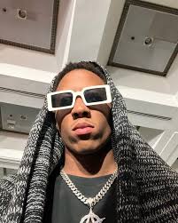 Silent gratitude isn't very much to anyone🧡🕴🏼