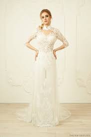 The beauty of women dressed in ao dai always leaves a deep impression on foreign visitors to vietnam. White Bridal Ao Dai Modern Vietnamese Lace Bridal Dress Freya Bridal Dresses Bridal Dresses Lace Asian Wedding Dress