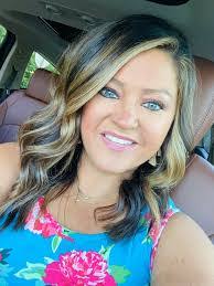 Meredith Capps's Instagram, Twitter & Facebook