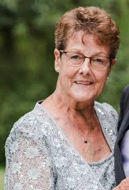 Carolyn Toliver's Instagram, Twitter & Facebook