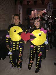 Mr And Mrs Pacman Costume Diy Diy Costumes Halloween Halloween Wreath