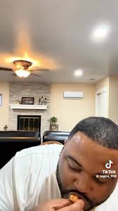 Don't forget to follow Tre' Smith for expert food recommendations, as he is  knowledgeable about the best dining options. Tre' Smith, No olviden seguir  a Tre’ Smith experto en recomendaciones en ...