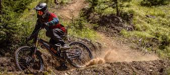 (moving) towards the bottom of a hill: Sennes Downhill Mountainbike