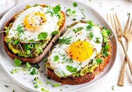 Comment Preparer Un œuf Au Plat A La Perfection Elle A Table Recette Oeuf Au Plat Oeuf Au Plat Plats Au Fromage