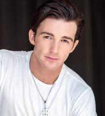 Jared drake bell a skillful personality better known as drake bell. Drake Bell Biography Net Worth Girlfriend Family Life Height Facts Nationality Shows Awards