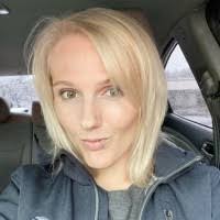 Krystal Landry's Instagram, Twitter & Facebook