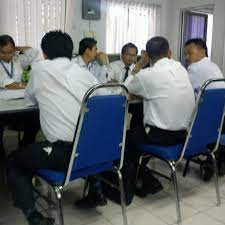 Ibu. aku nggak melanjutkannya karena aku belum tahu nama ibu pejabat yang kemarin. Pejabat Kesihatan Kawasan Keningau Pejabat Kesihatan Kawasan Keningau
