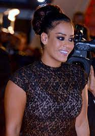 Il ne faut rien enlever à la jeunesse, mais je dis toujours que l'on a l'âge de nos ambitions @amel_bent @thevoicetf1. Amel Bent Wikipedia