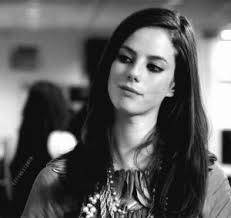 G2 s4 elizabeth stonem GIF