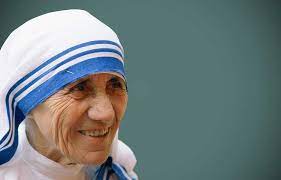 También es conocida por su nombre de pila, agnes goxha bojaxhiu. Madre Teresa De Calcuta Defensora De Los Indefensos 5 16 Cambio16