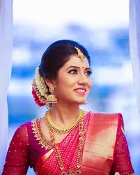 South Indian Bridal Makeup In 2020 Indian Bridal Makeup Bridal Makeup Bridal Makeup Artist