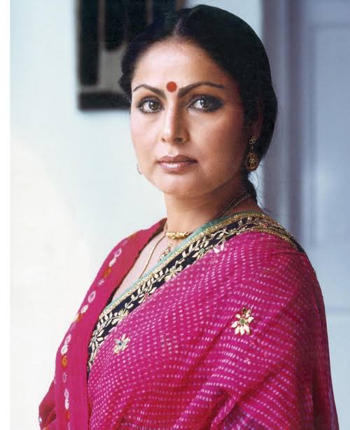 Veteran actress Rakhee Gulzar turns 75 today : r/BollyBlindsNGossip