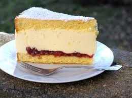 Zutaten Fur Den Biskuit 4 Ei Er 100 G Mehl 150 G Zucker 50 G Speisestarke 1 Msp Backpulver Fu In 2020 Kase Sahne Torte Kuchen Und Torten Kuchen Und Torten Rezepte