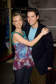Kaley Cuoco Height Weight Age Boyfriends Husband More Starsunfolded