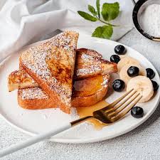 Cut cinnamon rolls into bite size pieces & spread evenly in the dish. French Toast Das Einfache Grundrezept Lecker