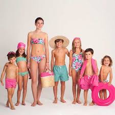 Maybe you would like to learn more about one of these? Ropa De Bano Tucana Kids Para Ninos Pintando Una Mama