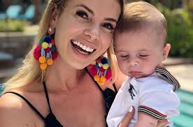 Maybe you would like to learn more about one of these? Izabela Janachowska Pol Roku Temu Urodzila Dzis Pozuje W Bikini Fanka Zazdroszcze Brzuszka