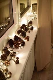 Weihnachtsdeko Mit Lichterketten Fenstersims Dekoidee Weihnachtlich Dekorieren Weihnac Weihnachtlich Dekorieren Weihnachtsdekoration Lichterkette Weihnachten