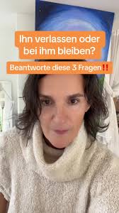 Orientierung ist eine Königin, Klarheit eine Göttin. Diese Fragen werden  dir beide Energien schenken für dein Leben. #gesundheit #beziehung #frauen  #inspiration #fyp #fy #viral #foryou #fypシ