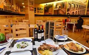 El restaurante casa duque está en segovia desde 1895. Un Trocito De Segovia La Verdad