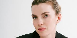 Betty Gilpin to star in 'Oh, Mary!'