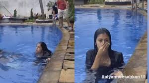 Nana adalah seorang gadis sederhana yang hidup bersama adiknya, lula dan ayahnya, wawan. Sinopsis Sinetron Buku Harian Seorang Istri Sctv 20 Januari Alya Disiksa Habis Habisan Di Rumah Dewa Sriwijaya Post