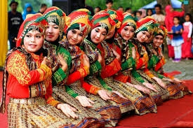 Nilai estetis dari tari saman adalah: 6 Keunikan Tari Saman Tarian Khas Aceh Juara 1 Dunia