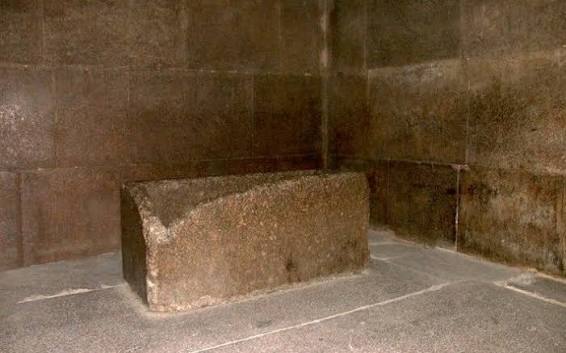 The granite sarcophagus of the King's Chamber remains empty after 4,500...  | Download Scientific Diagram