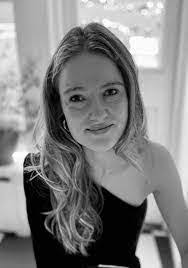 Angela Yardley's Instagram, Twitter & Facebook