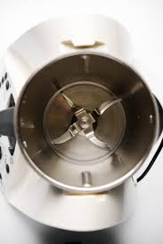 E' particolare perché i tuorli sono cotti. Crema Pasticciera Di Ernst Knam Io Contro Il Bimby Dissapore