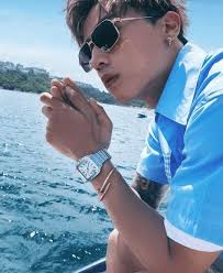 Vicky Bee (vickyyinyee1126)