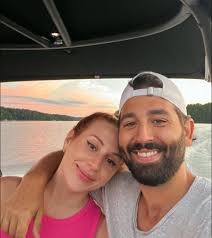 Someone plz answer my question Is Darius Dobre single or taken?? Answer in  the comments thank you !!!! ❤️❤️❤️