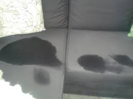 Fettflecken auf sofas, teppichen und tapeten um frische fettflecken auf der kleidung einfach zu entfernen, musst du schnell sein. Hilfe Wie Entferne Ich Diese Flecken Vom Sofa Stoff