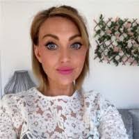 Becky Knott's Instagram, Twitter & Facebook