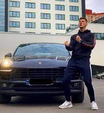 Блогер александр волошин, который попал в громкий скандал, забрав у девочки подаренный им iphone, утверждает, что инцидент якобы был постановкой. Aleksandr Voloshin Chemu Mozhet Nauchit Otzyvy Antilohotron Yandeks Dzen