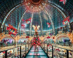 Where can people get christmas cards? Christmas In Paris The 10 Best Things To See And Do Conde Nast Traveler