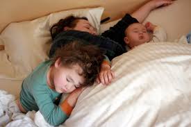 Последние твиты от the family bed (@ourfamilybed). Adding One More To The Family Bed Safely Family Bed Kids Sleep New Baby Products