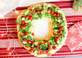 Here are 25 appetizer ideas for your next party, dinner, or game day gathering. Christmas Wreath Veggie Pizza Appetizer