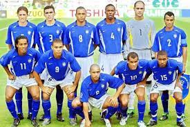Au brésil, joueuses et joueurs de la seleção toucheront les mêmes primes et les mêmes indemnités journalières. Selections Legendaires Bresil 2002 Garra Football