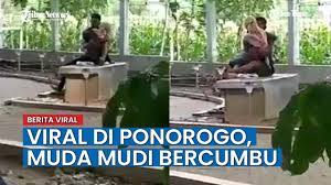 Video viral adanya gunung emas di kongo, bagaimana ceritanya? Viral Video Muda Mudi Dengan Cueknya Bercumbu Di Taman Depan Kantor Dinas Walaupun Ada Pengunjung Youtube
