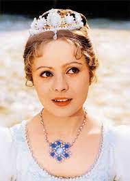 Tři oříšky pro popelku / na bále. Safrankova Pry Podrazila Slavneho Rezisera Hodne Se Nam Ta Popelka Zmenila Uz Ji Nikdy Nechci Potkat A Uz Ji Ani Nepozdravim Zlobi Se Vaclav Vorlicek Co Se Stalo Krajske Listy Cz