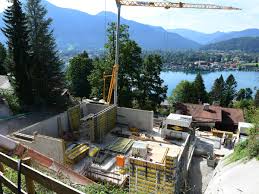 Jetzt auch per browser push oder facebook messenger. Tegernsee Manuel Neuer Fc Bayern Trainiert Vor Seinem Haus Und Gewahrt Seltene Einblicke Tegernsee