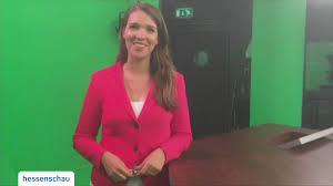 Home » tv moderatorinnen » constanze angermann figur, kinder ( ehemann mann ) familie seit 1997 sitzt sie in der redaktion der hessenschau und moderiert die sendung darüber hinaus seit 1998. Hessenschau Sarah Dippel Ist Wieder Da Facebook