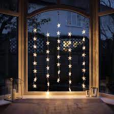 Addobbare Con Le Luminarie Natalizie Decorazioni Luminose Natalizie Decorazione Finestre Luci Fatate