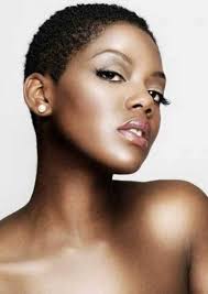 It has all the volume and weight of long hair, plus the same power to add length to a round or square face by drawing the hair down. Short Hairstyles For Black Women With Round Faces