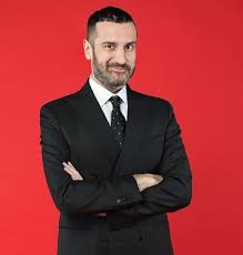 Storia della vita di costantino della gherardesca, attore, giornalista, conduttore radiofonico e personaggio tv. Chi E Costantino Della Gherardesca