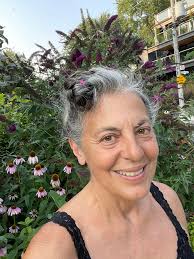 ☆ Hi, I'm Amy and I help busy Mums live in balance, reconnect mind, body  and soul through breath, movement and mindfulness. 🚀 My mission is to  provide space for busy Mums